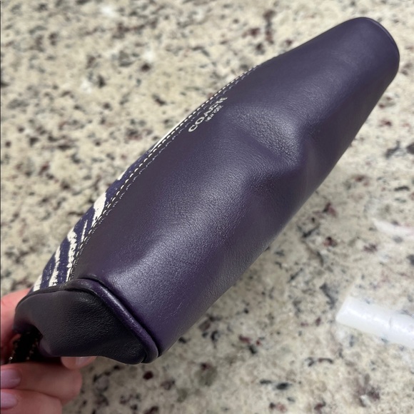 Coach Legacy Zebra Wristlet Clutch in Purple NWT - Picture 6 of 13